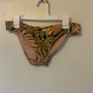Woman’s billabong bikini bottoms
